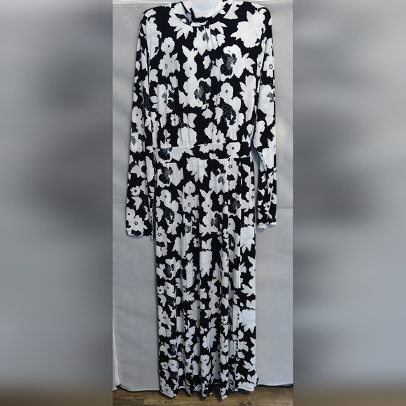 Lane Bryant Tie Neck Jersey Maxi Dress - Picture 5 of 13
